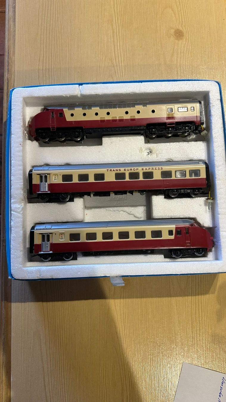 Märklin Modellini di ferrovie: Märklin Trans Europ Express Modell 3071 – Usato da Uetikon am See venduto da Ritteren