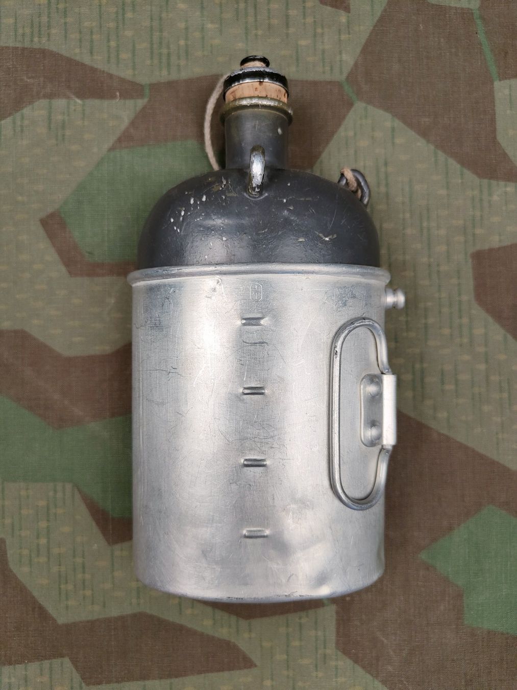 Schweizer Armee Uniformi: Feldflasche Ord. 1932/35 grau – Usato da Bauma venduto da SwissMilitaria