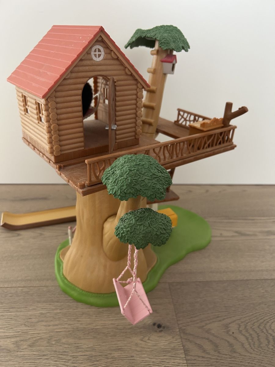 Sylvanian families Maisons & Meubles de poupées: Sylvanian Baumhaus und Pizza-Kurrier – D'occasion à Küssnacht am Rigi par caka80 1