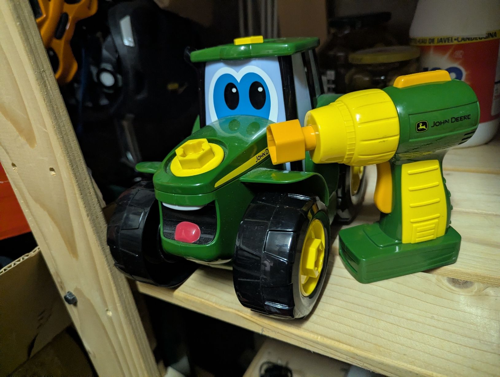 Giocattoli: Traktor John Deere mit Schraubendreher  – Usato da Bülach venduto da alex_raul