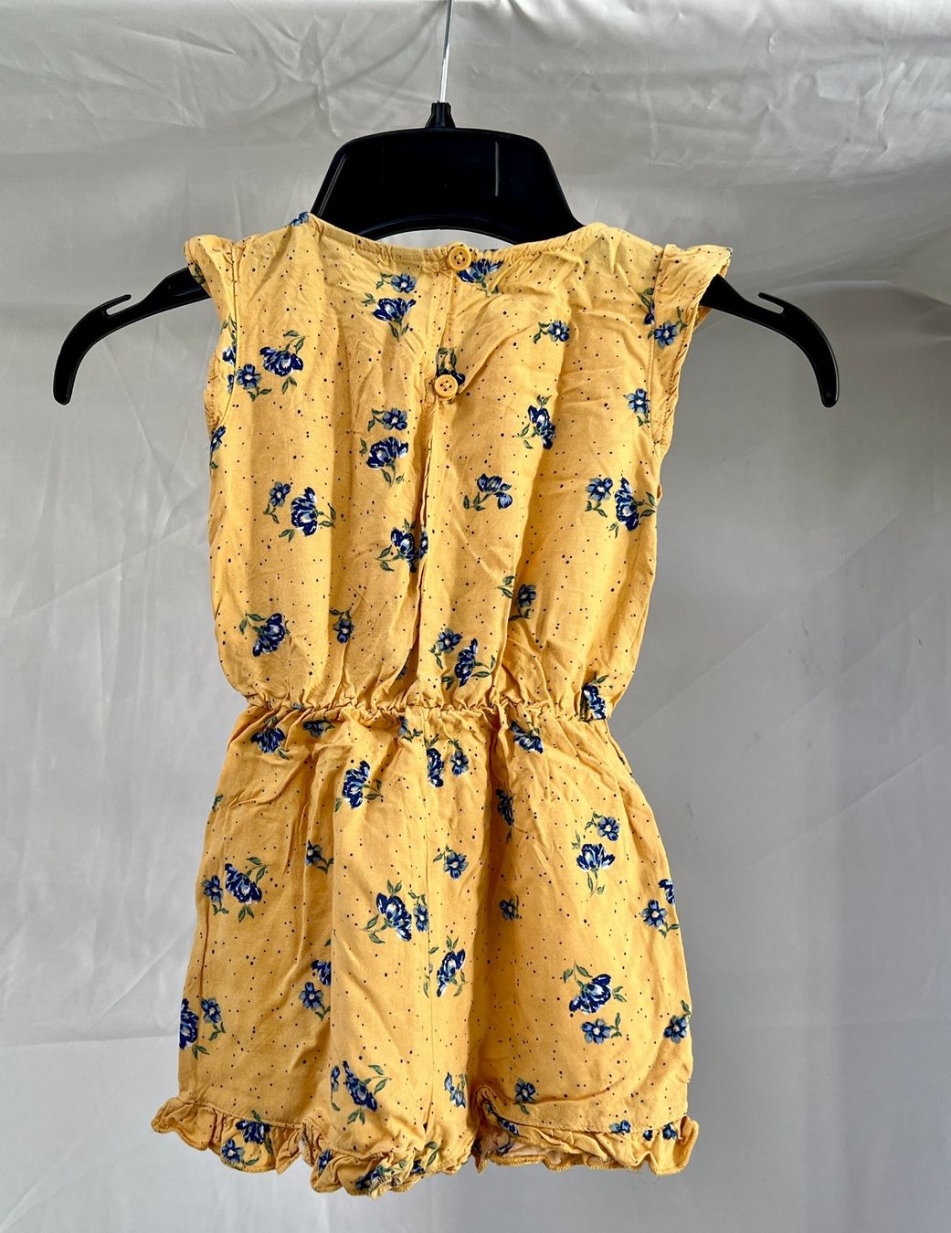 Tute: Drei Jumpsuits, Gr. 104 – Usato da Zürich venduto da Drahtzug 2