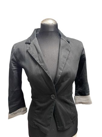 Schwarzer Blazer mit 3/4 Aermeln
