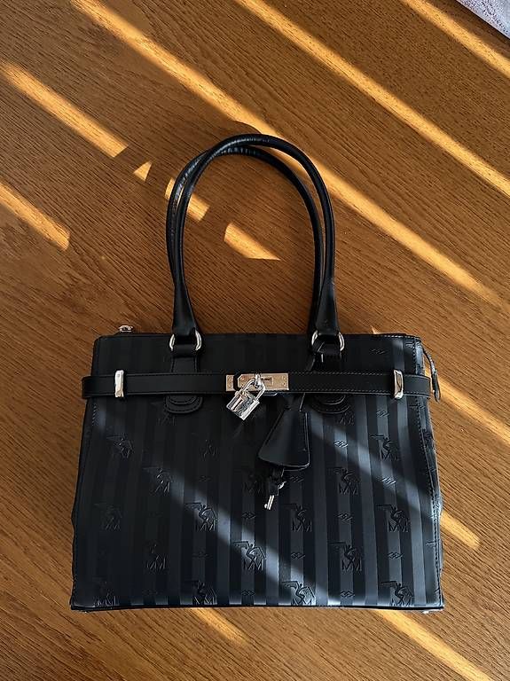 Borse da donna: ungetragene MAISON MOLLERUS Tasche – Usato da Uster venduto da san_9thy