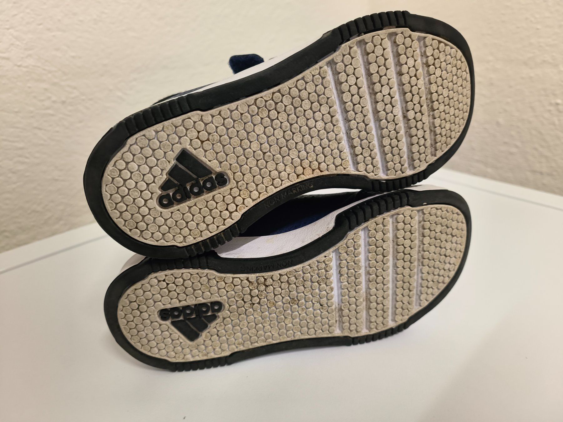Adidas Scarpe per ragazzi: Neuwertige Adidas Gr 29 – Nuovo (secondo la descrizione) da Steinhausen venduto da surfero 4