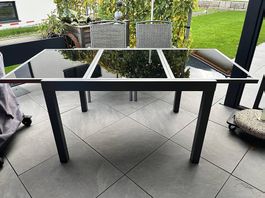 Wetterfester Gartentisch