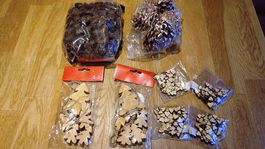 Bastel-Dekoration Weihnacht Tannenzapfen-mini Holzherze etc.