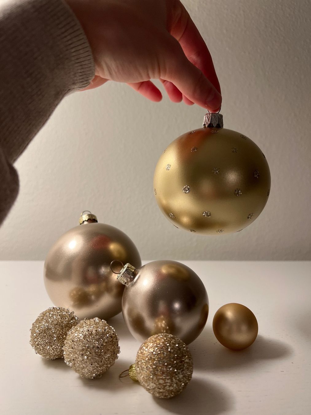 Alle Dekorationen: Christbaumkugel-Set, golden/weiss/glasig – Gebraucht aus Winterthur von lilly021 4