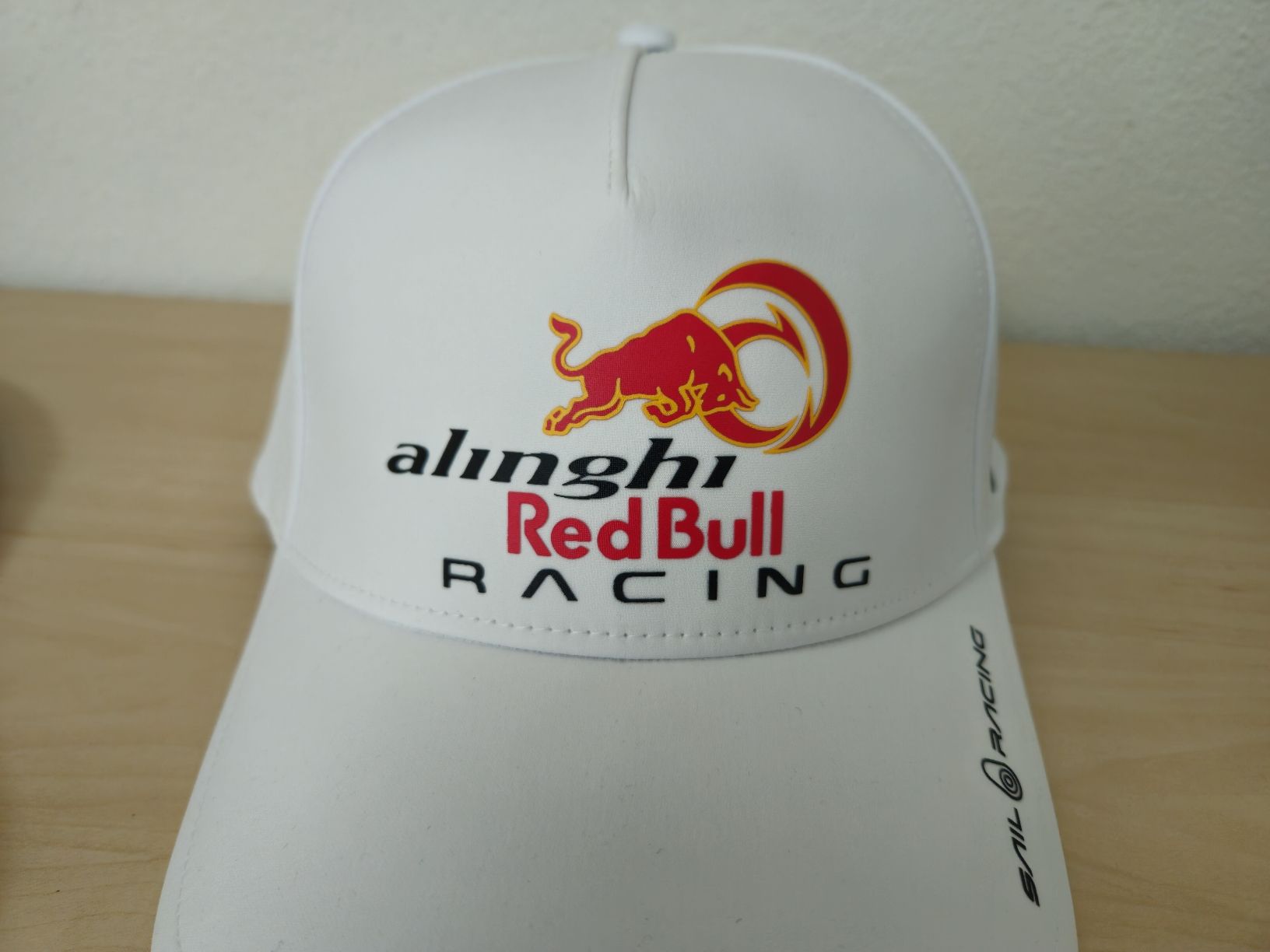 Altro in  Abbigliamento & Accessori: Cap Red Bull TUDOR Alinghi – Nuovo (secondo la descrizione) da Geuensee venduto da Berg59 2