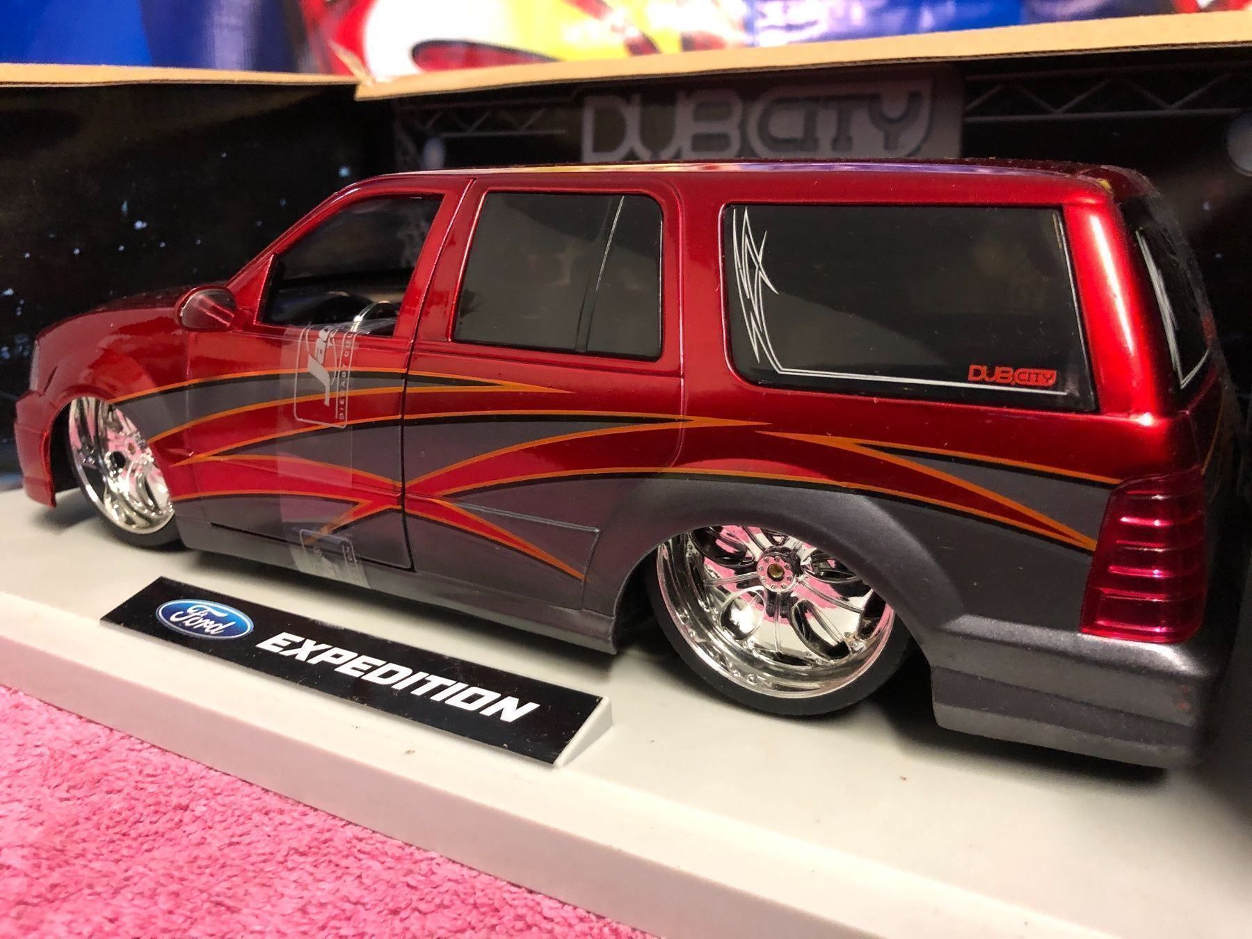 Ford Voitures modèles: Ford expedition suv custom v8 tuning – Neuf (Voir description) à Reinach AG par rares75 1