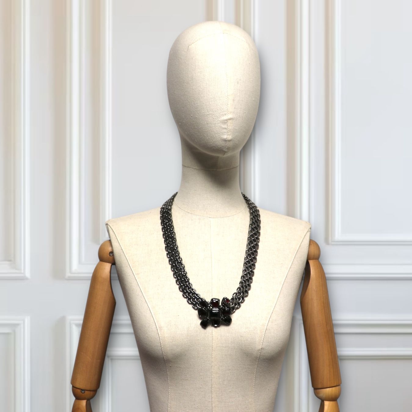Chanel Cinture: Chanel Kettengürtel – Usato da Binningen venduto da Designerlabels 2
