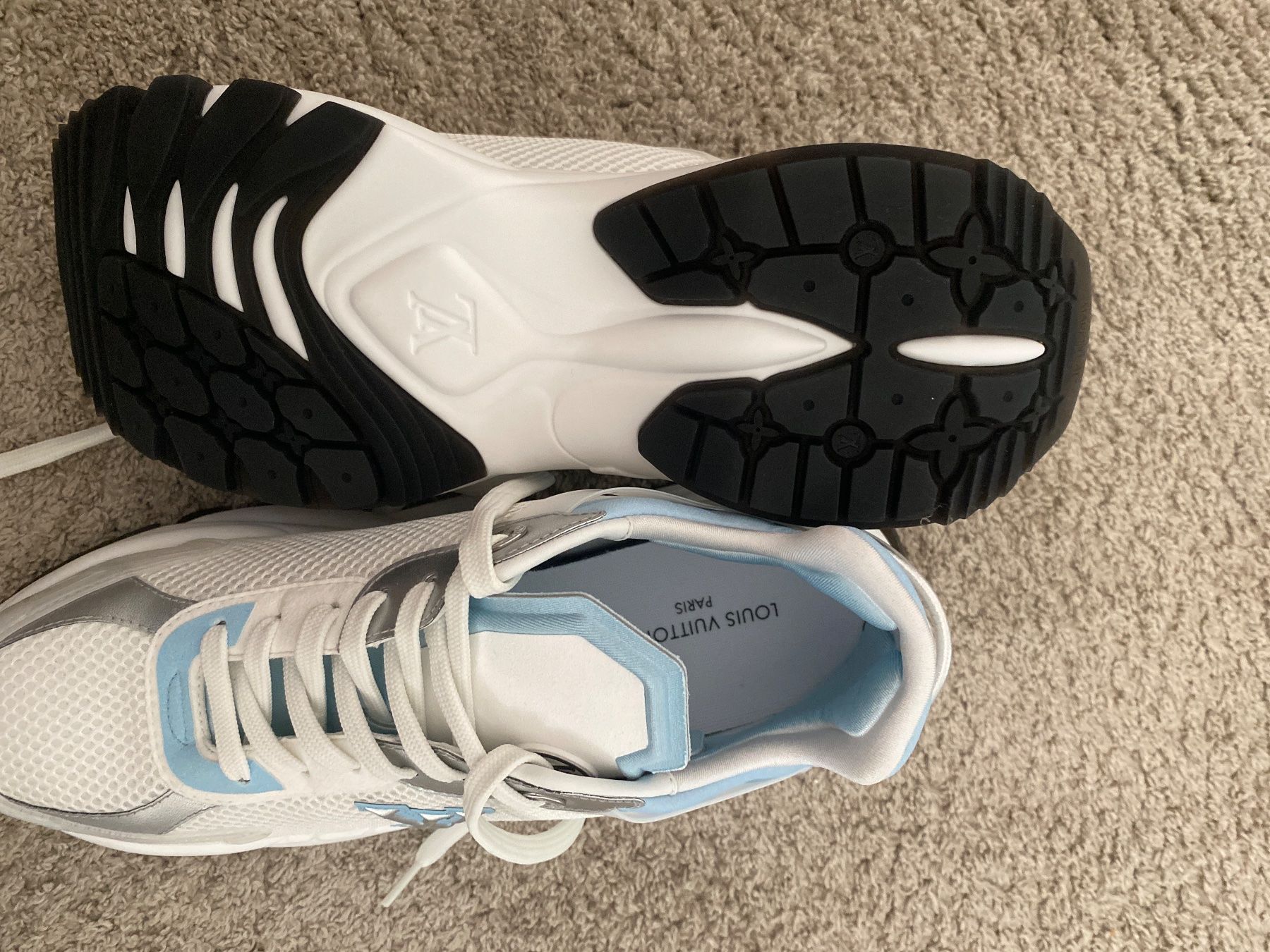 Louis Vuitton Scarpe da donna: Neue Louis Vuitton run 55 Sneaker 39 – Nuovo e nell'imballaggio originale da Lachen SZ venduto da LuganoLugano