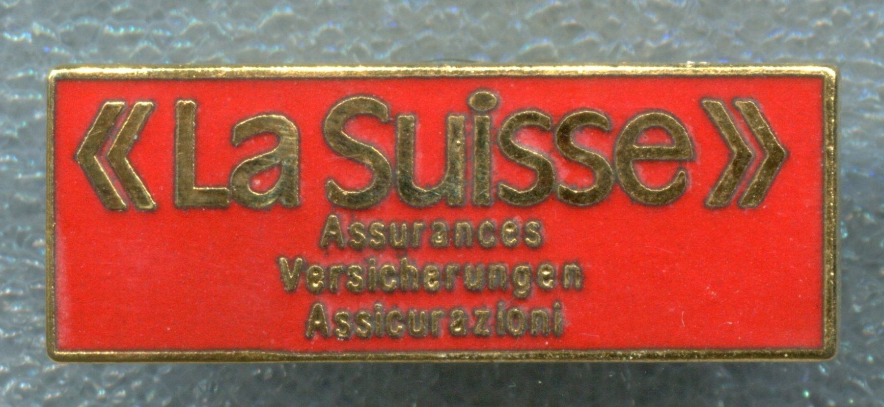 Plaketten & Abzeichen: La Suisse  Versicherung – Gebraucht aus Winterthur von Sammleroase