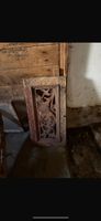 Holzschnitzerei Wanddekoration Holz braun antik Zustand