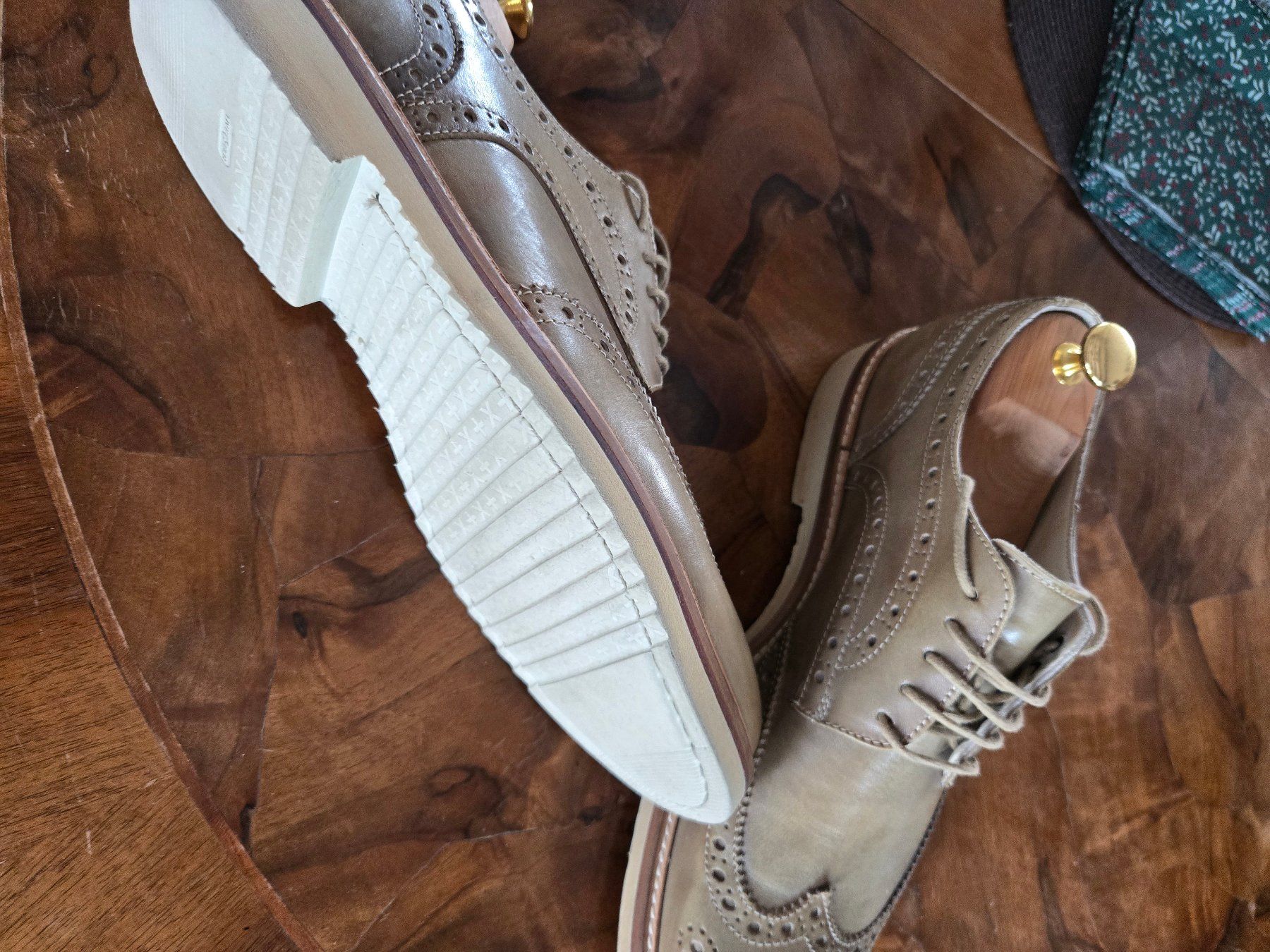 Herrenschuhe: Herren Golfer-Schuh Grösse 42 1/2 hellolive – Gebraucht aus Ascona von Topolinowatch 1