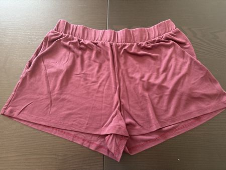 Damen Shorts, Weinrot, Grösse M/L, neu