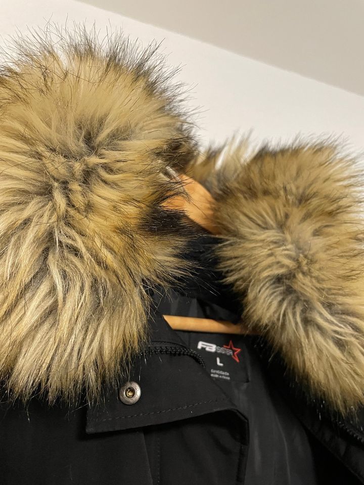Giacche: Damen Schwarzewinterjacke L – Usato da Tägerwilen venduto da makcode09 5