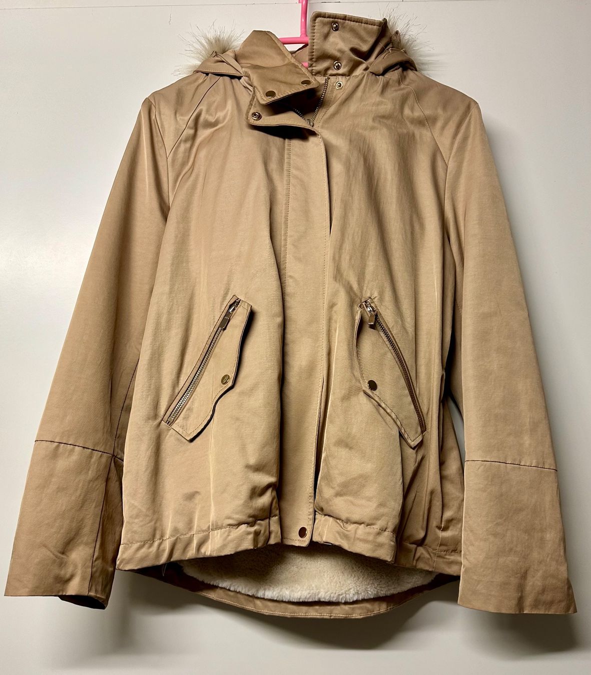 Mango Jacken: Schöne Winterjacke von Mango, Grösse M – Neu (gemäss Beschreibung) aus Wallbach von paxnic