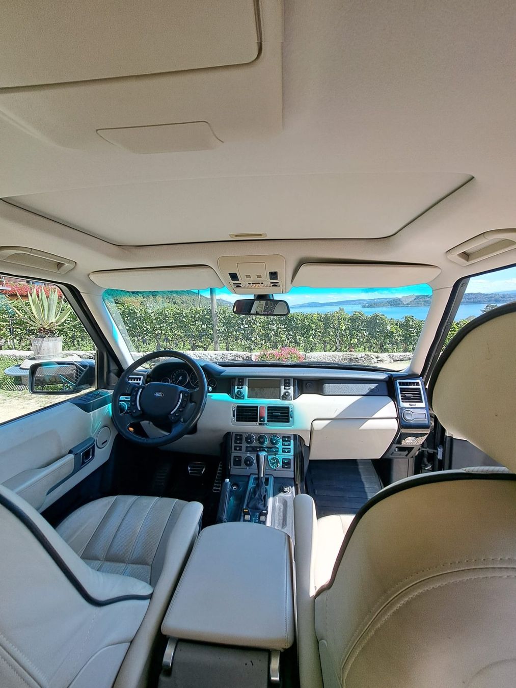 Land Rover Automobili: Geländewagen Range Rover schwarz – Usato da Lyss venduto da fludimus 5