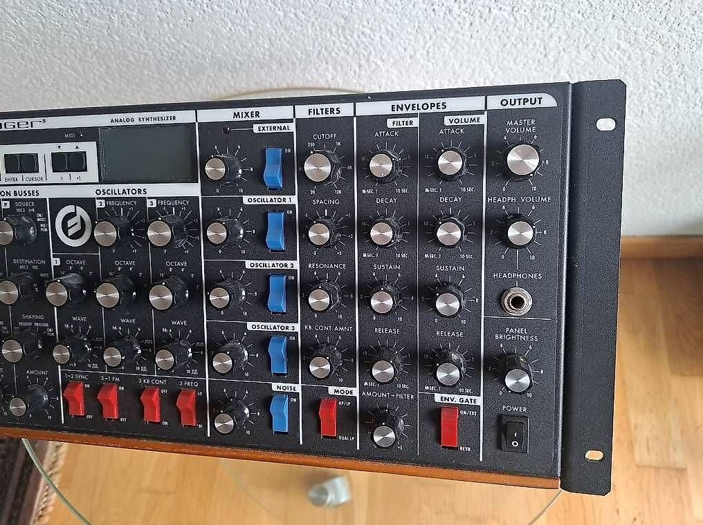 Strumenti musicali: Moog Voyager RME – Usato da Ostermundigen venduto da adr_b76k 1