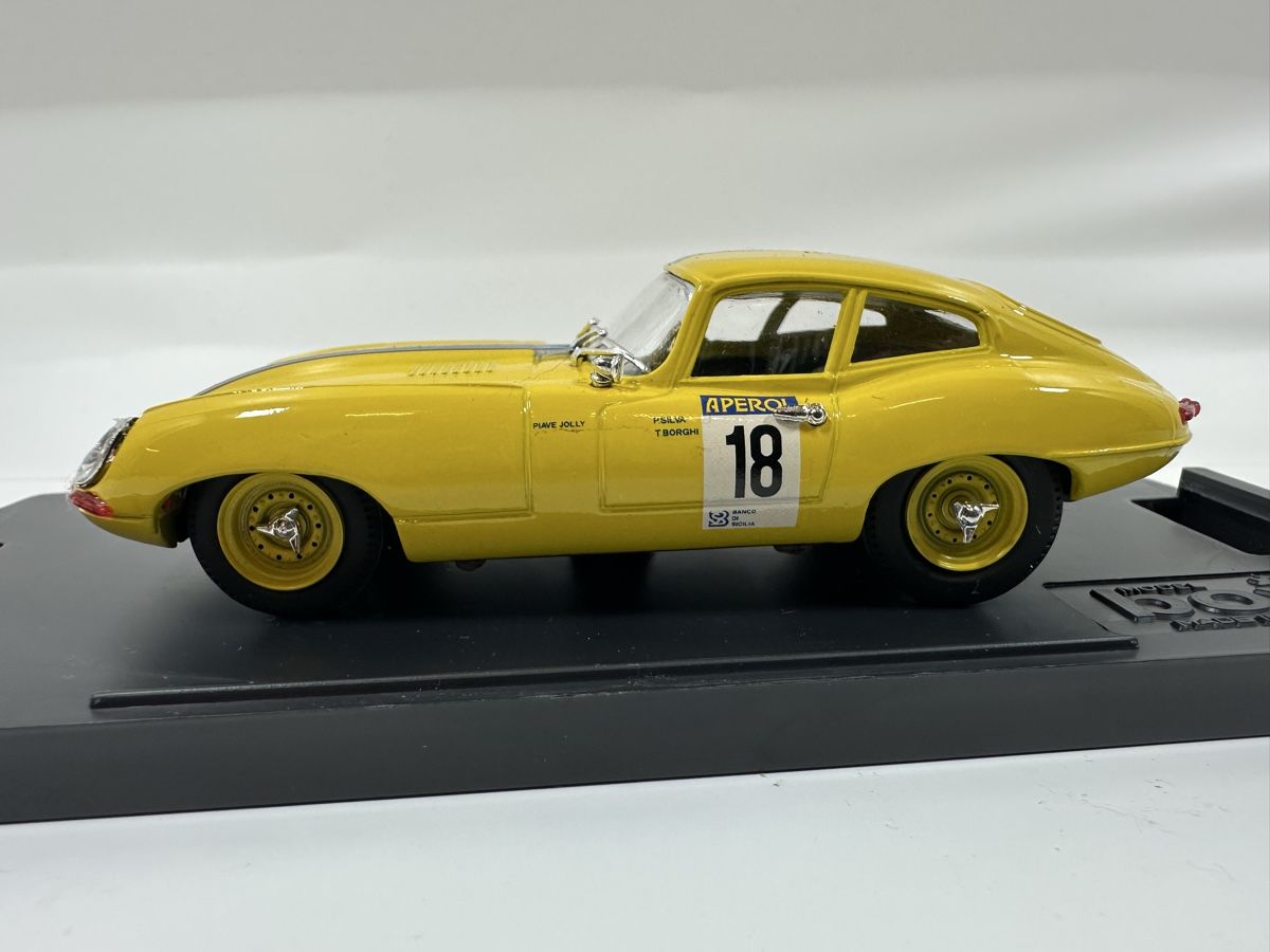 Jaguar Modellini d'auto: Jaguar E Type Targa Florio 1:43, inkl. Acrylbox, MODEL BOX – Nuovo (secondo la descrizione) da Zofingen venduto da rf9_x2xt 2