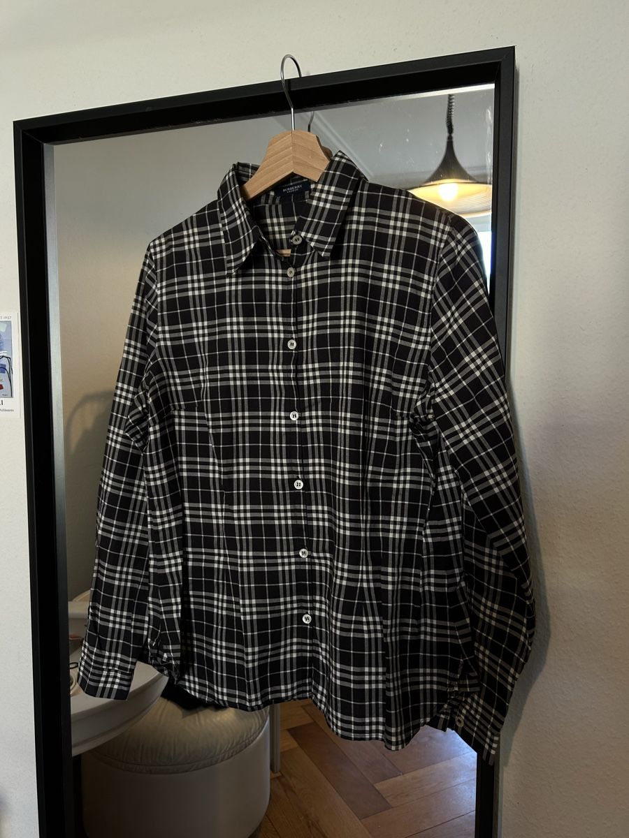 Burberry Blusen: Burberry Bluse – Gebraucht aus Basel von min_6kms