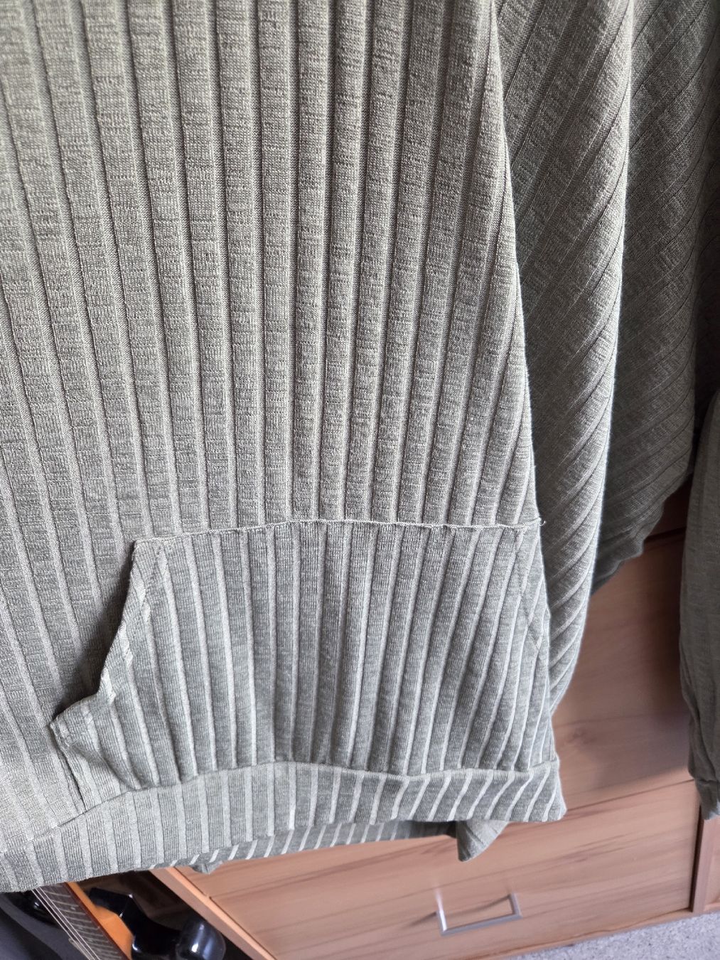 Maglioni & Felpe: Grosse Grösse Übergangs Hoodie Pulli Helloliv Gr 50 bis 54  – Nuovo (secondo la descrizione) da Winterthur venduto da katzen07 2