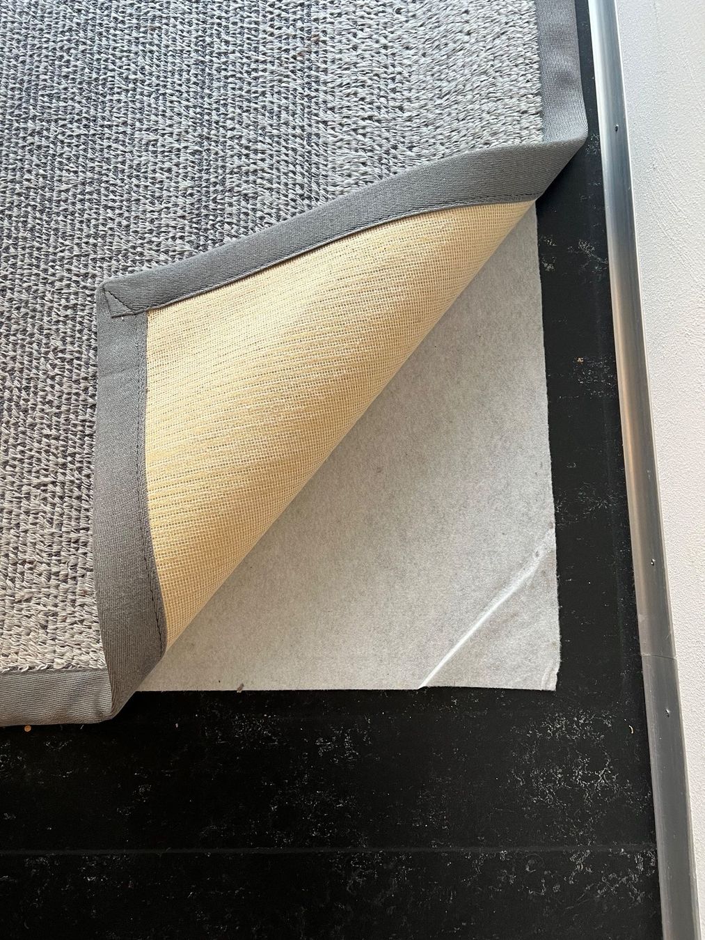 Tappeti: Teppich mit kurzem weissen Wollflor – Usato da Benken SG venduto da wingwinj 3
