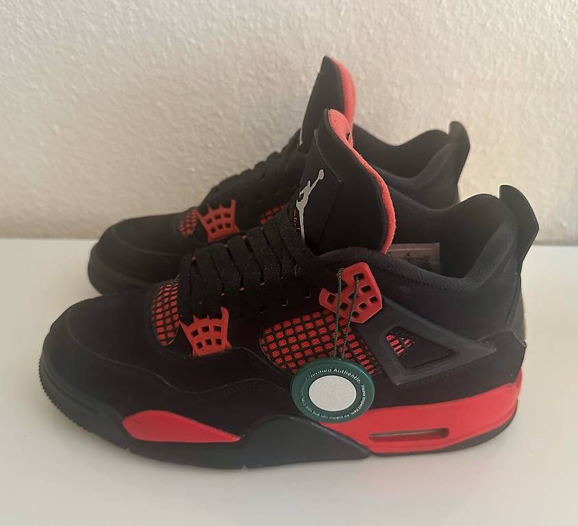 Jordan Scarpe da uomo: ORIGINAL! JORDAN 4 Retro Red Thunder. Gr. 40.5.Porto gratis! – Usato da Flawil venduto da mar_9chb