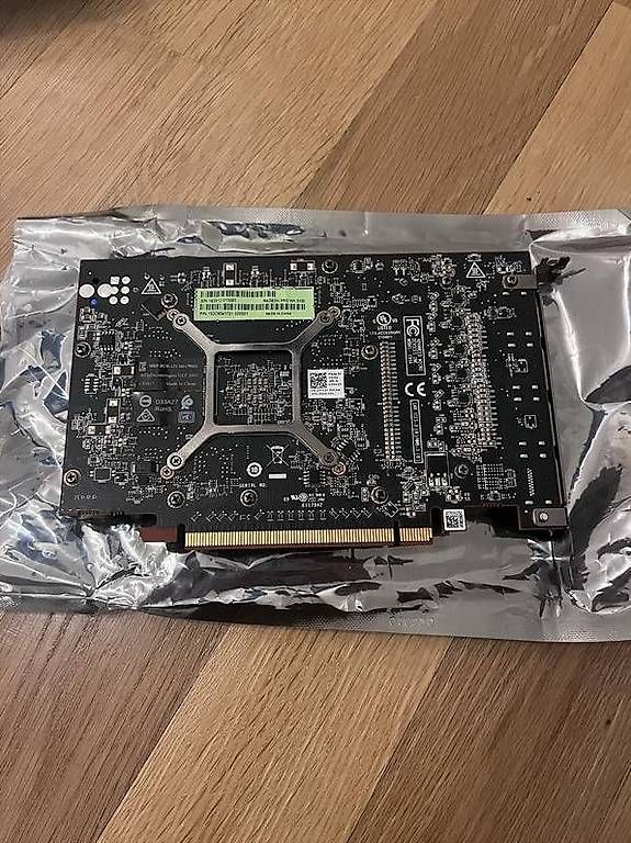 PC: AMD Workstation Grafikkarten VB – Usato da Alpnach Dorf venduto da nik_qt2d 3