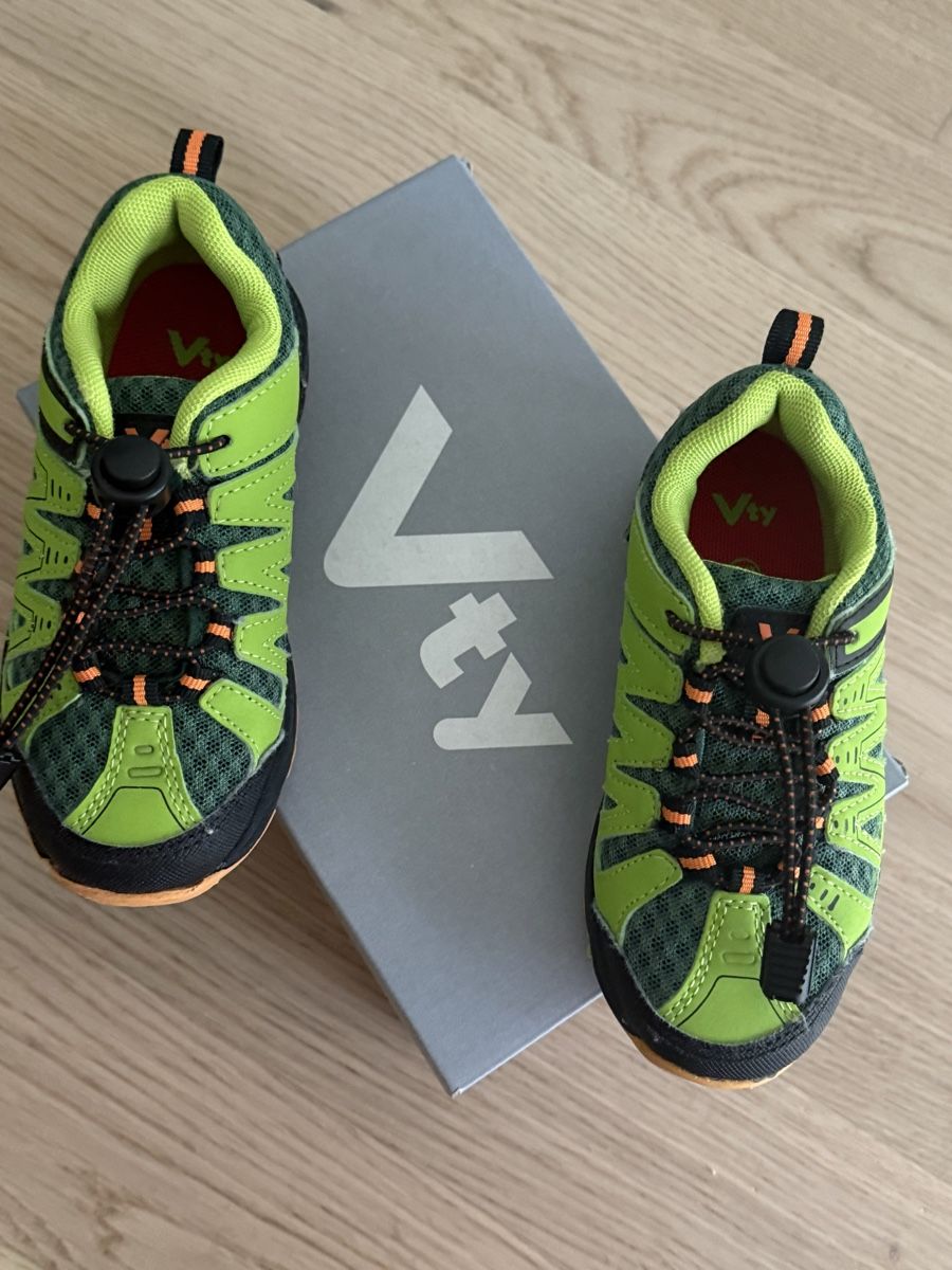 Scarpe per ragazzi: Shoe bundle- size 26-27 – Usato da Adliswil venduto da cla_9qpg 1