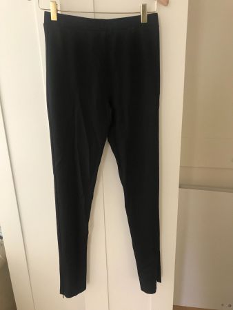 Leggings with zippers