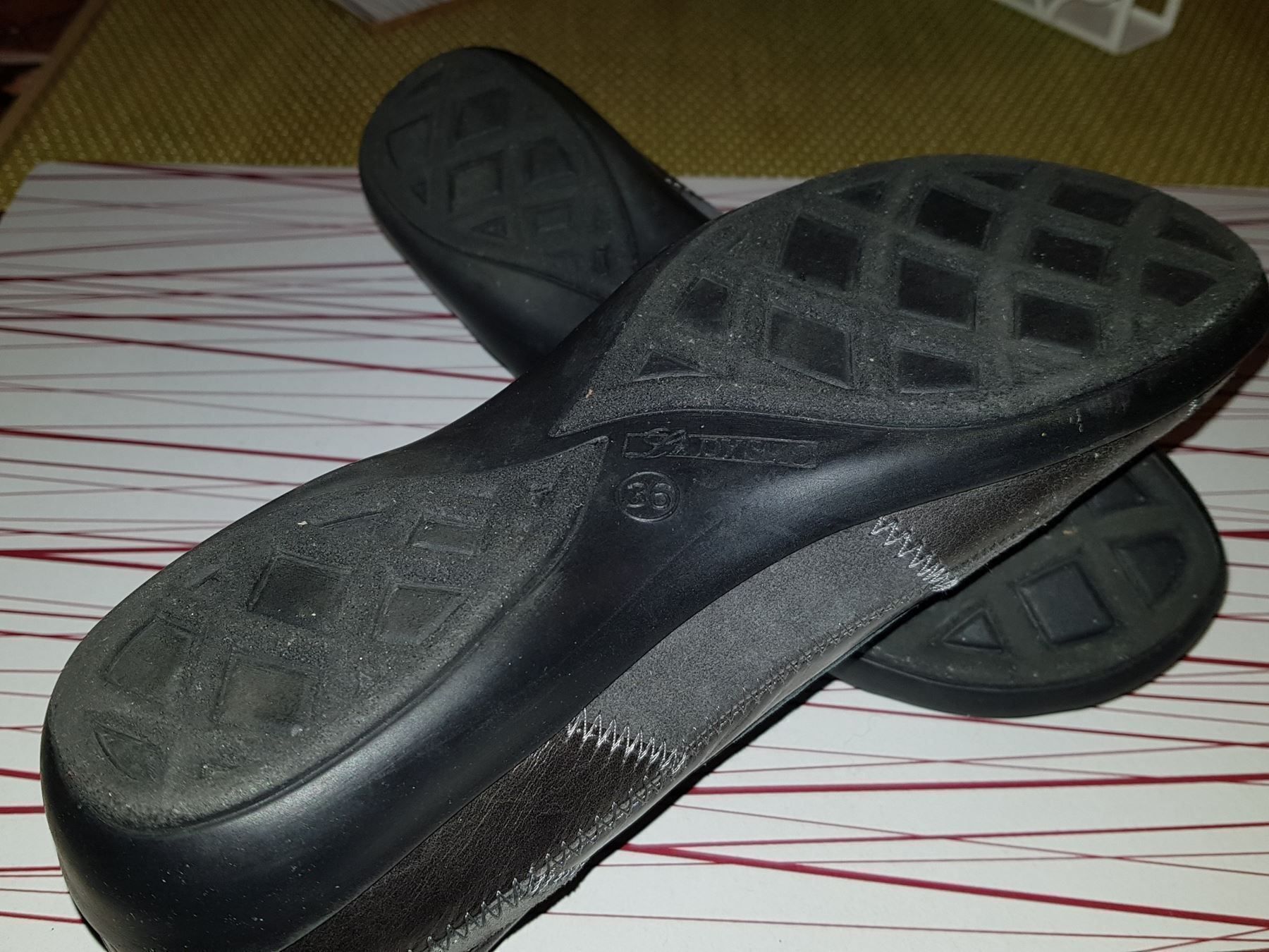 Scarpe da donna: LADYSKO Chaussures / Schuhe pointure / Nummer 36 – Usato da Cossonay-ville venduto da Super-Price-Quality 7