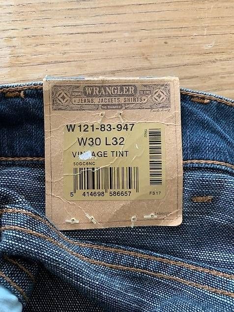 Jeans: Jeans Wrangler W30/L32 – Usato da Hirschthal venduto da fam_zd6m 2