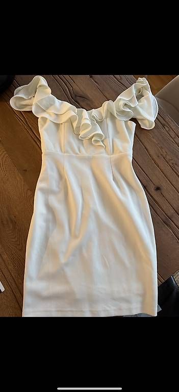 Kleider: Robe blanche,  soirée, robe marriage, jolie robe – Gebraucht aus Lausanne von ald_5dkf