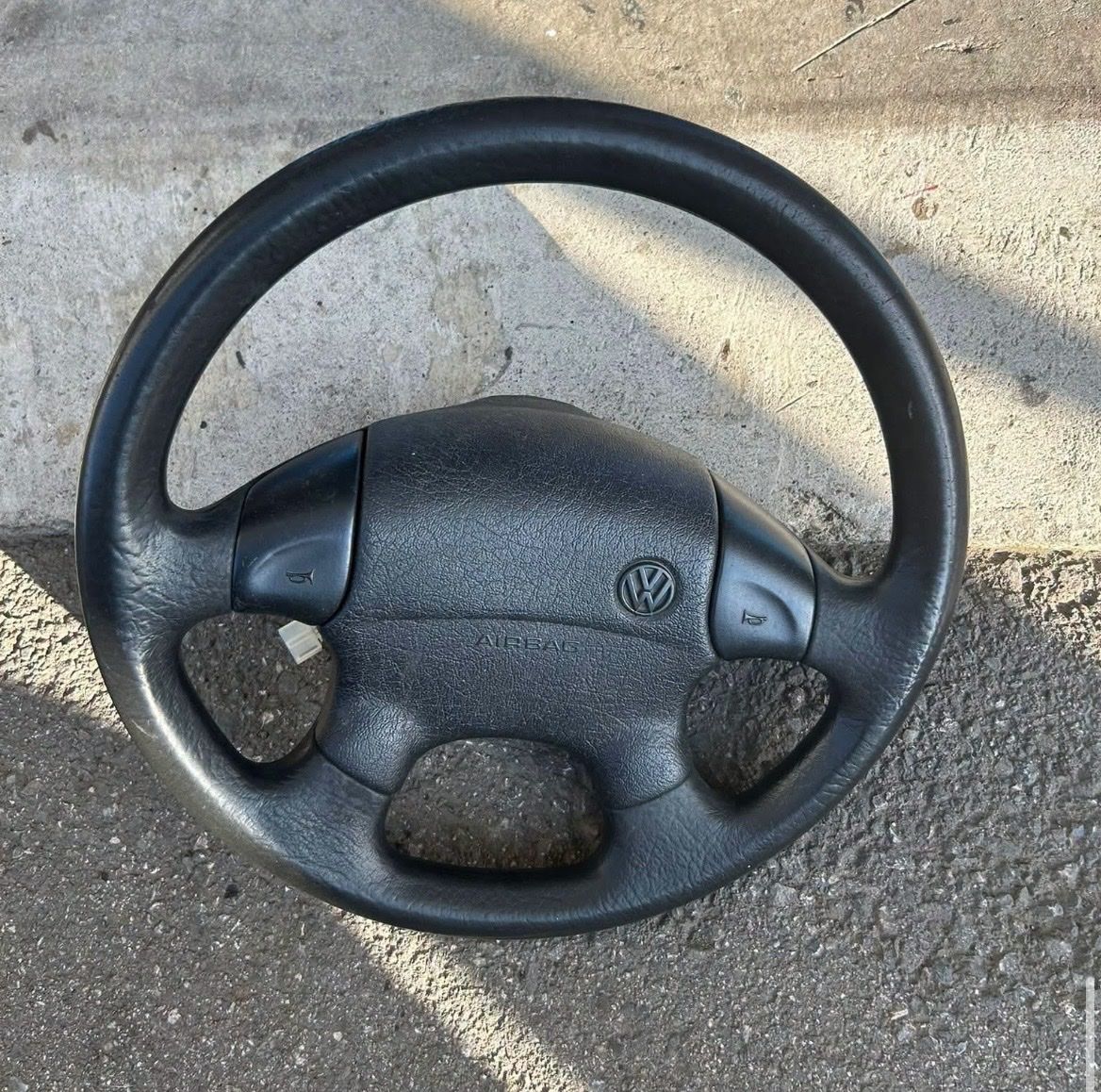 Volkswagen Alle Autoersatzteile: Volant VW golf 3/ VW vento  – Gebraucht aus Muraz (Collombey) von Wolfdog1978