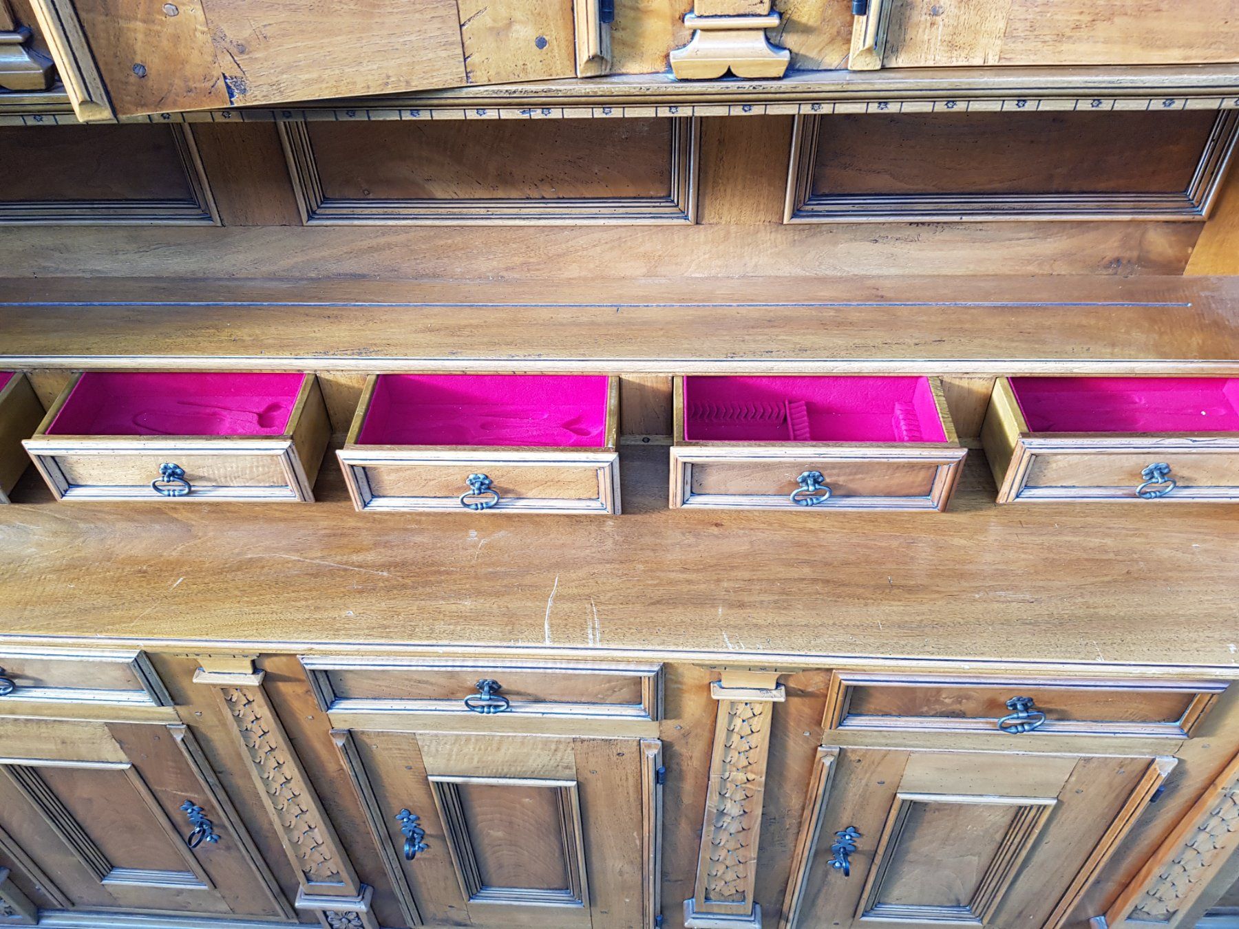 Buffets: Massiver Buffetschrank – D'occasion à Münchenstein par tsp01 7