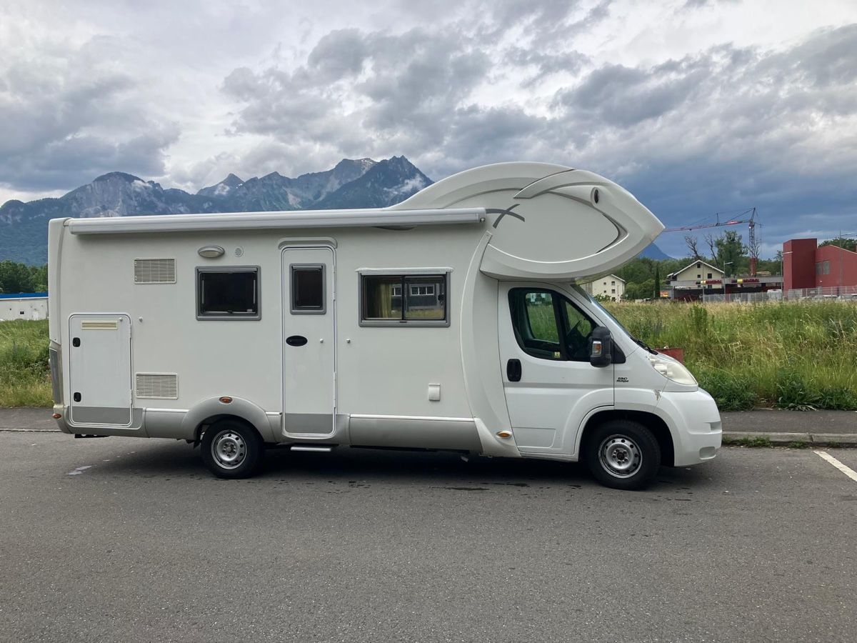 Laika Veicoli da campeggio: Camping-car Laika X700 de 2011 – Usato da Cuarnens venduto da Sandrine0110 1