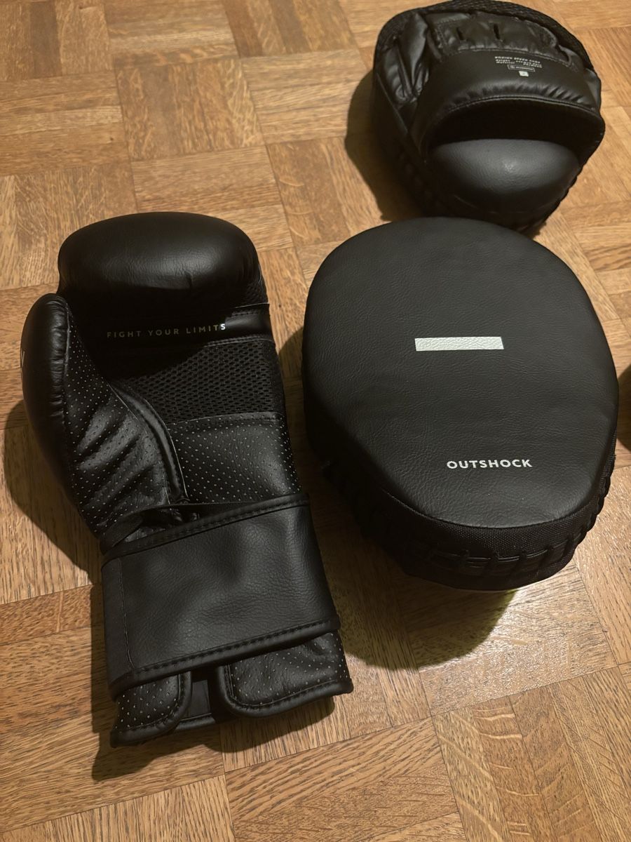 Decathlon Guanti & manicotti: Boxhandschuhe mit Pads – Usato da Küsnacht ZH venduto da lui_jv2f 2