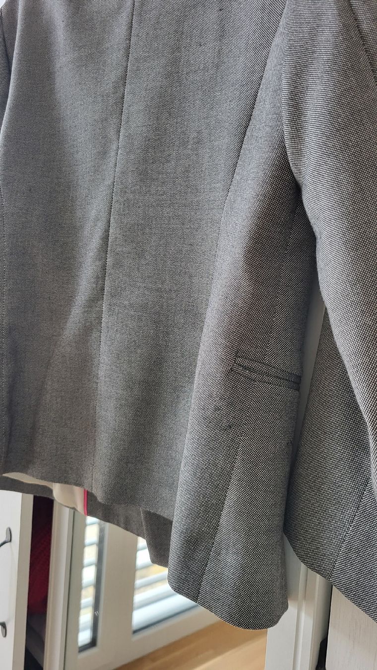 Benetton Giacche: Blazer gris Benetton  – Nuovo (secondo la descrizione) da Delémont venduto da Bigdog16 3