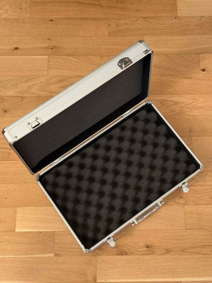 Valises de voyage: Aluminium Case with Foam Insert 25x40cm – D'occasion à Zürich par Gregor00770