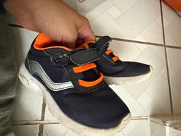 Kinder Turnschuhe, Grösse 24