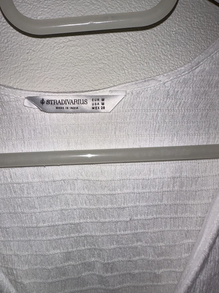 Stradivarius Top: Weisses Langarmshirt – Nuovo (secondo la descrizione) da Betschwanden venduto da _janinee_ 2