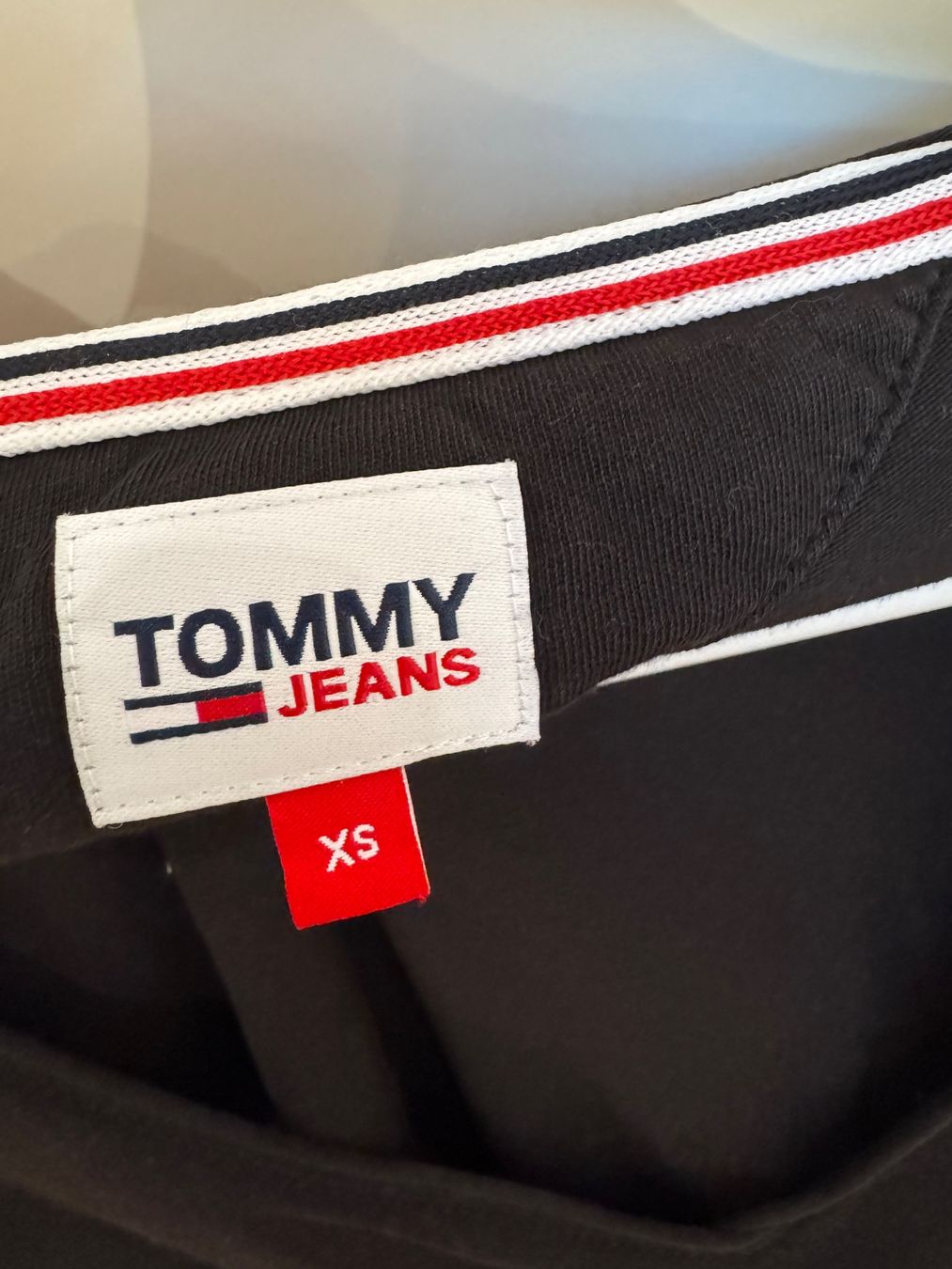 Tommy Hilfiger T-shirt: Tommy Jeans T-Shirt XS – Usato da Biel-Benken BL venduto da csr_b6dz 1