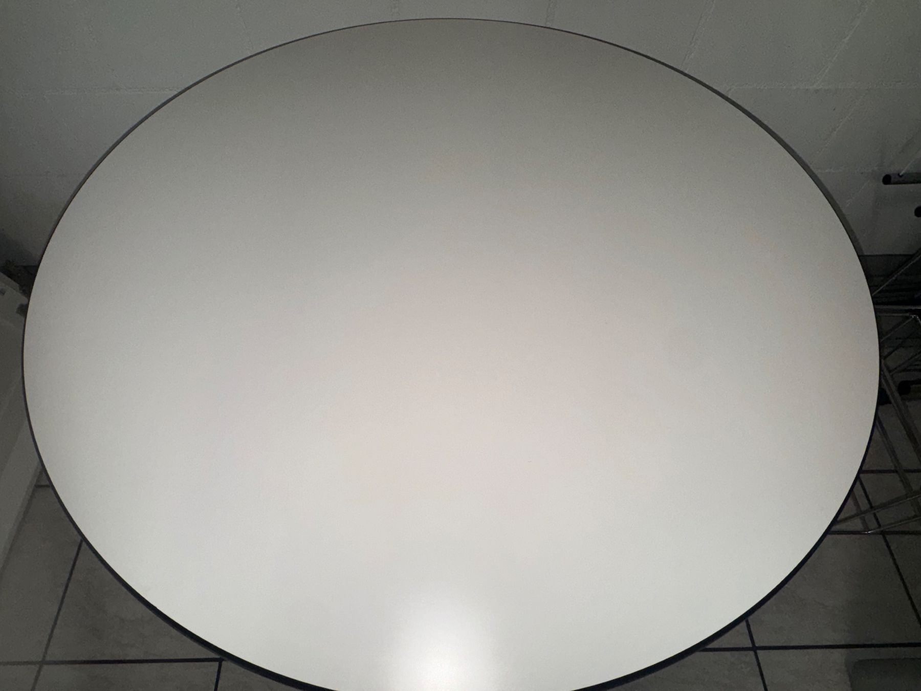 Vitra Tavoli: CHARLES & RAY EAMES, Vitra runder Tisch Durchmesser 90cm – Usato da Kaiseraugst venduto da Drasa 3