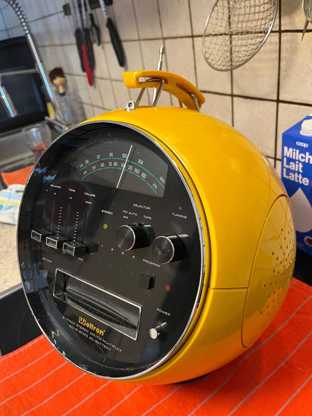 Weltron Radios: WELTRON Model 2001 – Gebraucht aus Menziken von Hotdevil1
