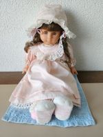 Schöne Puppe aus Mamas Sammlung