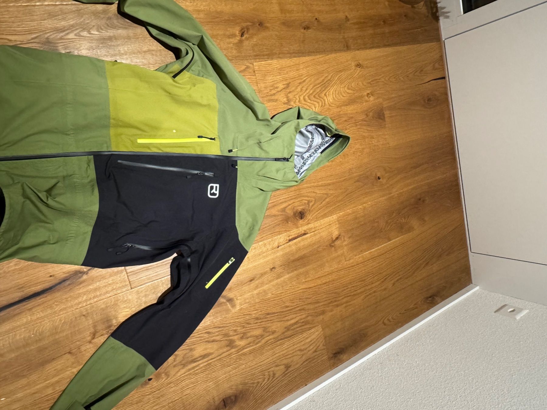 Ortovox Jacken: Ortovox Hard Shell Jacke – Gebraucht aus Wangen SZ von Andri_G