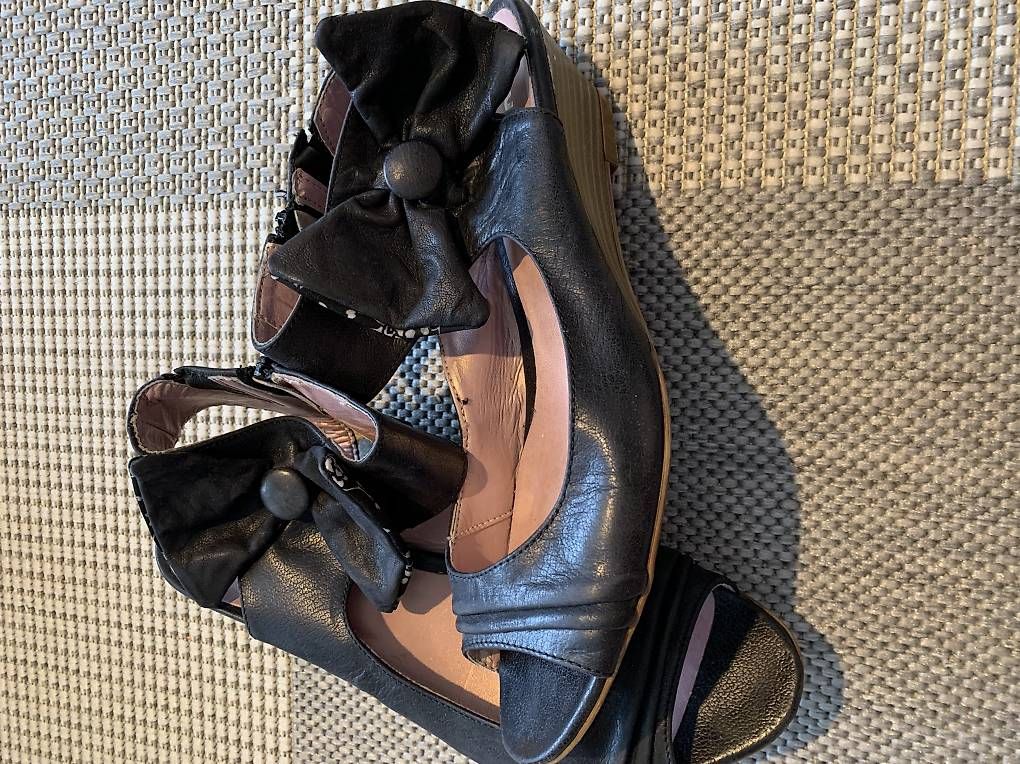 Scarpe da donna: Sandale in schwarz Grösse 38 – Usato da Otelfingen venduto da che_26d5