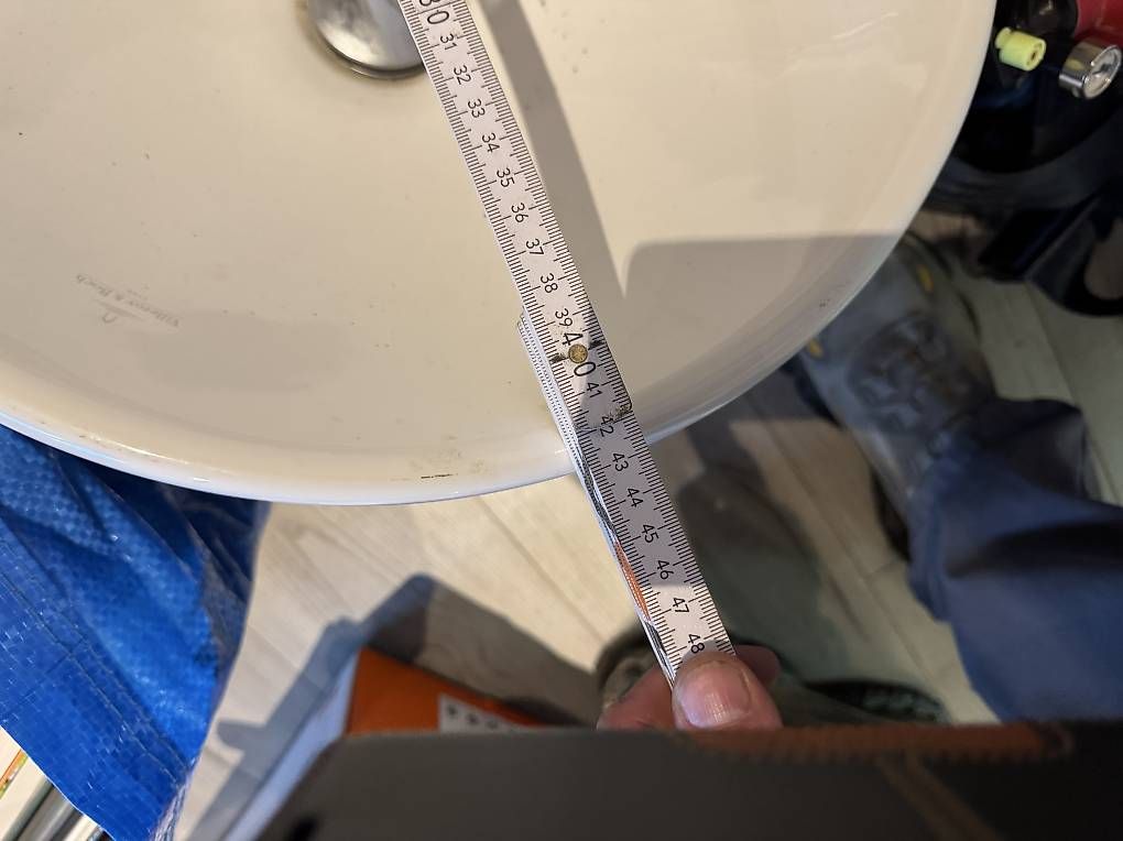 Lavabi & lavandini: Lavabo vasque avec robinet 100.- – Usato da Ste Croix venduto da Barjot 1
