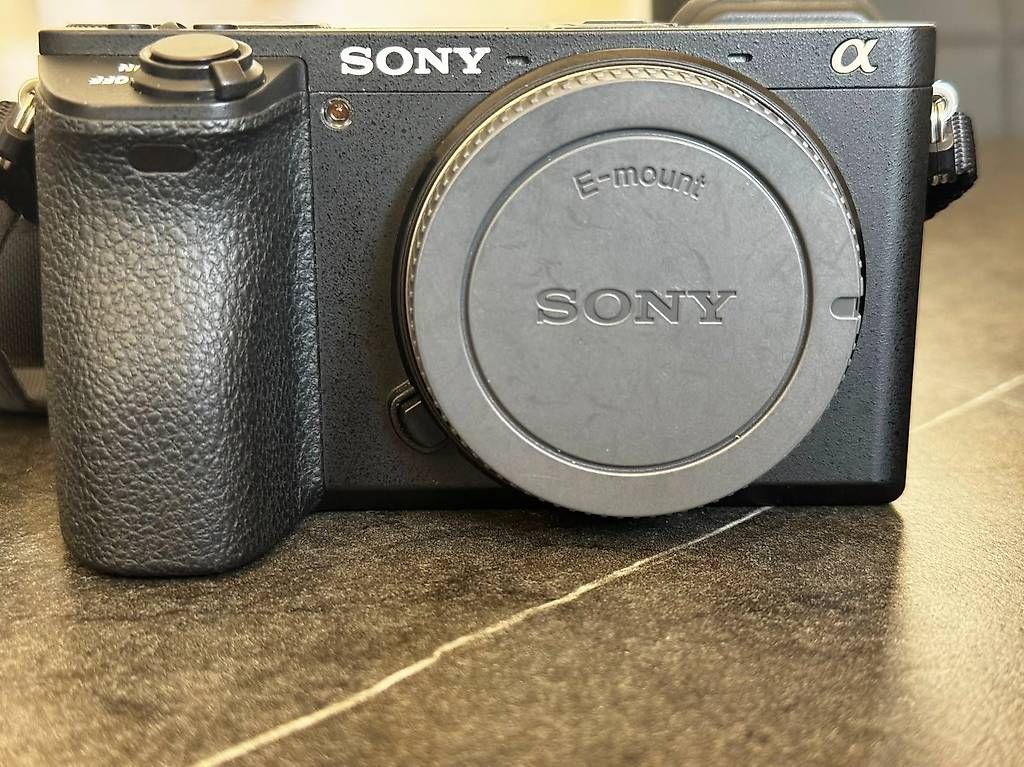 Kamera: SONY a6500 + 2 Objektive + Zubehör – Gebraucht aus Luzern von loeschdu 1